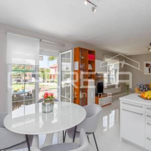 Funtana – stan u prizemlju s dvije spavaće sobe i vrtom.