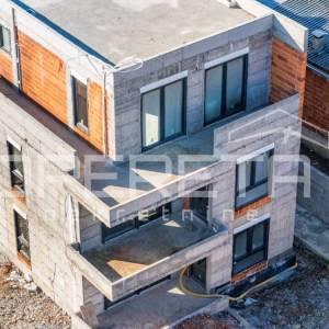 Četverosoban stan s vrtom - novogradnja u Sesvetama