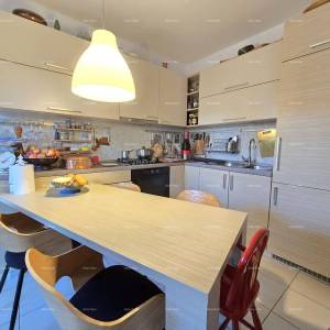 Prodaja - Stan u visokom prizemlju, Pula! Uporabna dozvola!