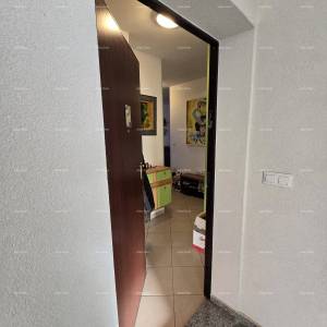 Prodaja - Stan u visokom prizemlju, Pula! Uporabna dozvola!