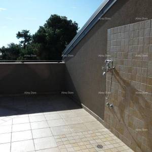 Prodaja velike i lijepe kuće u centru Umaga