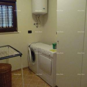 Prodaja velike i lijepe kuće u centru Umaga