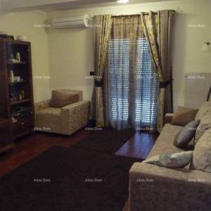 Prodaja velike i lijepe kuće u centru Umaga