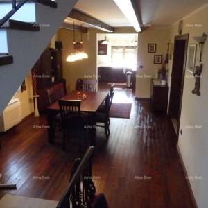 Prodaja velike i lijepe kuće u centru Umaga