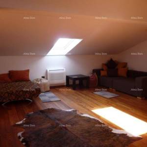 Prodaja velike i lijepe kuće u centru Umaga