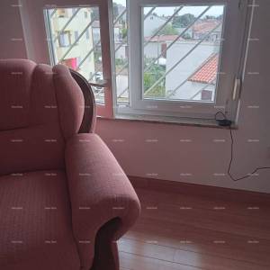 Prodaja velikog, lijepo uređenog, namještenog stana sa pogledom na more, Ližnjan!