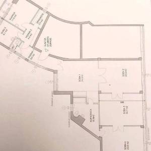 Prodaja,Centar,uređen četverosoban stan, odlična investicija