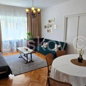 Prodaja,Centar,uređen četverosoban stan, odlična investicija