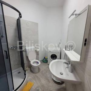 Prodaja,Centar,uređen četverosoban stan, odlična investicija