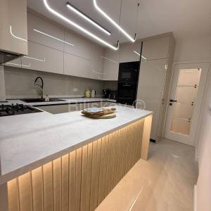 Prodaja,Malešnica troiposobni stan 84,20 m2, na 1 katu