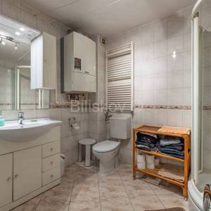 Prodaja,Trešnjevka, četverosoban obiteljski stan sa dva balkona