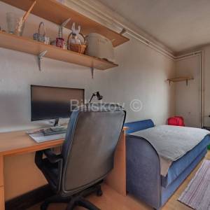 Prodaja,Trešnjevka, četverosoban obiteljski stan sa dva balkona