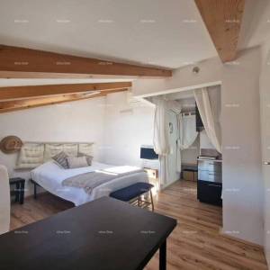 Prodaje se dvoetažni stan u centru Rovinja