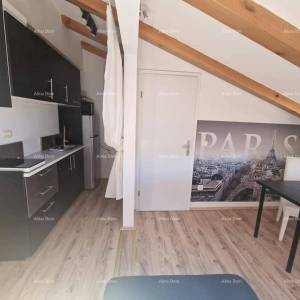 Prodaje se dvoetažni stan u centru Rovinja