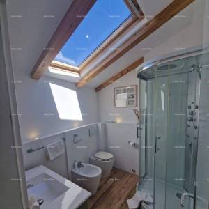 Prodaje se dvoetažni stan u centru Rovinja