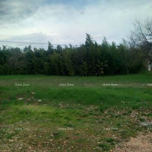 Prodaje se građevinsko zemljište, 1730 m²