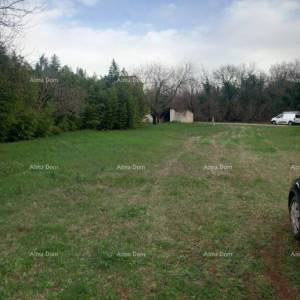 Prodaje se građevinsko zemljište, 1730 m²