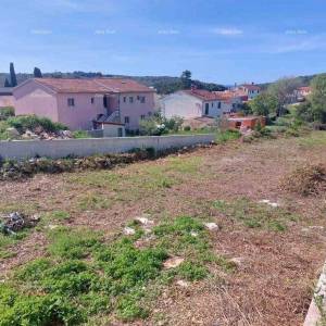 Prodaje se građevinsko zemljište u Banjolama