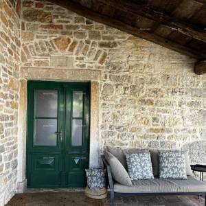 Prodaje se istarska kuća tradicionalnog i modernog dizajna, Tinjan