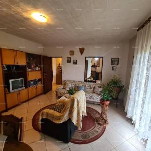 Prodaje se kuća sa velikim dvorištem, Jadreški