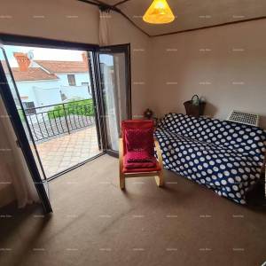 Prodaje se kuća sa velikim dvorištem, Jadreški