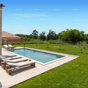 Prodaje se luksuzna vila u Labinu sa bazenom!