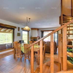 Prodaje se prekrasna vila sa bazenom u blizini Pazina