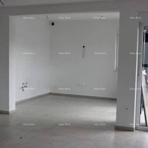 Prodaje se  prostrani 5-sobni stan površine 150 m², Poreč