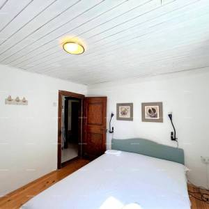 Prodaje se stan u centru Pule sa pogledom na katedralu i more.