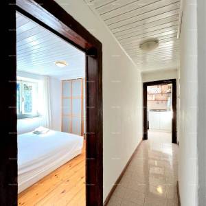 Prodaje se stan u centru Pule sa pogledom na katedralu i more.