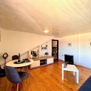 Prodaje se stan u centru Pule sa pogledom na katedralu i more.