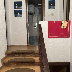 Prodaje se stara kamena duplex  kuća s pogledom na more