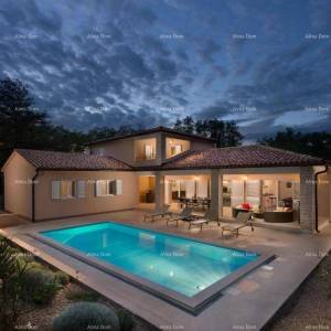 Prodaje se vila sa bazenom, okolica Labina