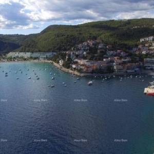 Prodaje se vila sa bazenom, okolica Labina