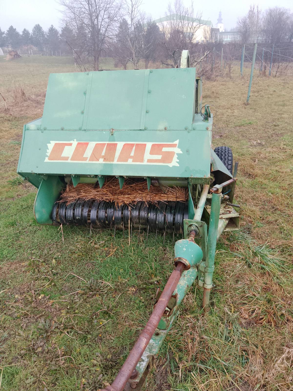 Prodajem balirku i sijačicu