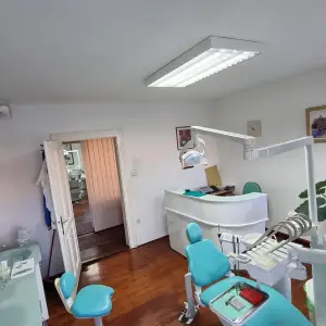 Prodajem kompletnu funkcionalnu stomatološku opremu