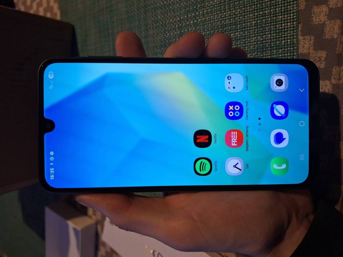 Prodajem Samsung Galaxy A16