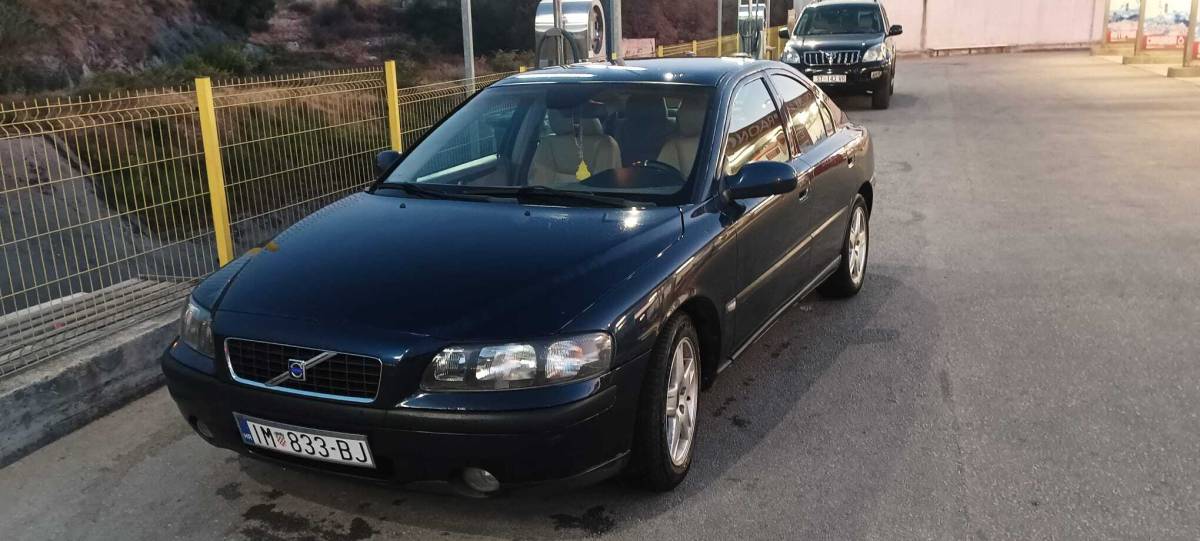 Prodajem VOLVO S60, TDI, 2400 ccm, 2002. god.
