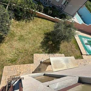 Prodajemo kuću sa pet apartmana na odličnoj lokaciji!