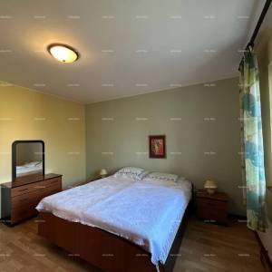 Prodajemo kuću sa pet apartmana na odličnoj lokaciji!