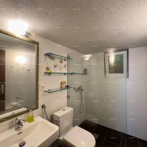 Prodajemo kuću u centru Ližnjana!