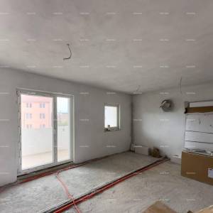 Prodajemo stan  na odličnoj lokaciji!  Kaštanjer, manja zgrada. Blizina nove bolnice.