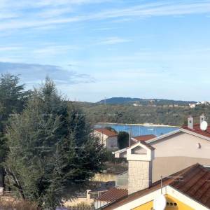 Prodajemo stan u novoj zgradi u Banjolama.