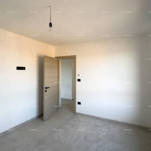 Prodajemo stan u novoj zgradi u Banjolama.