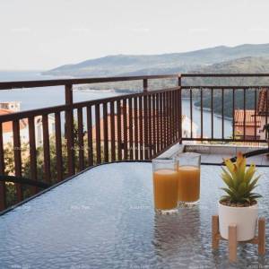 Prodajemo stan u Rapcu sa pogledom na more.