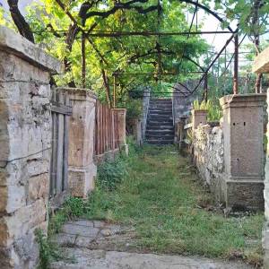 Prostran trosobni stan površine 81 m², neposredna blizina suda, Pula  Veruda