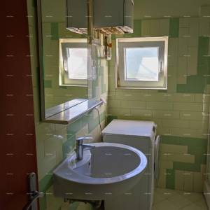 Prostran trosobni stan površine 81 m², neposredna blizina suda, Pula  Veruda