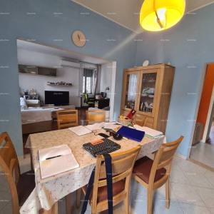 Prostran trosobni stan površine 81 m², neposredna blizina suda, Pula  Veruda