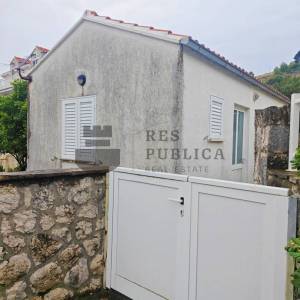 PROSTRANA ETAŽIRANA KUĆA U ČIBAČI - ŽUPA DUBROVAČKA