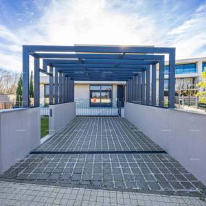 Prvi red do mora! Luksuzna kuća u Umagu, 300 m od mora - savršena za obitelj s modernim sadržajima